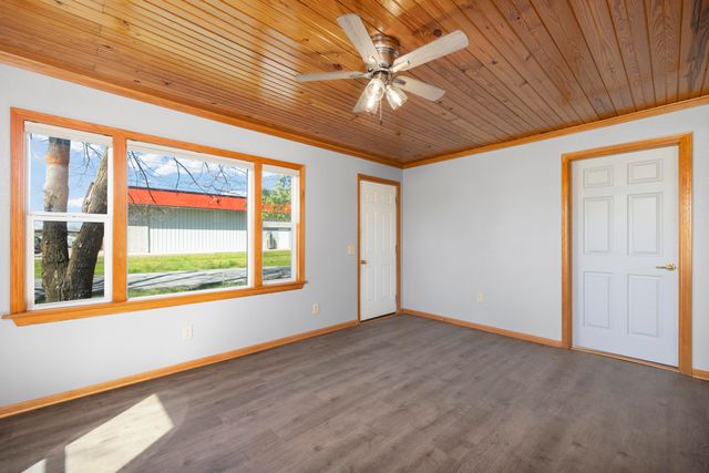 19060 4th Avenue, Wheatland, MO 65779