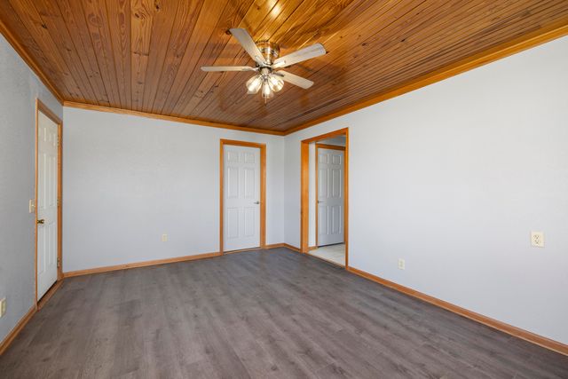 19060 4th Avenue, Wheatland, MO 65779