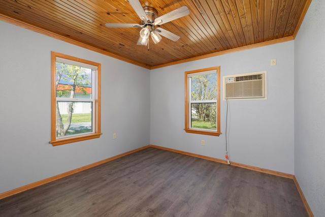 19060 4th Avenue, Wheatland, MO 65779