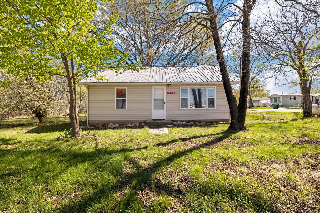 19060 4th Avenue, Wheatland, MO 65779