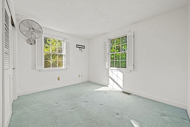 158 King St, Groveland, MA 01834