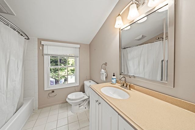 158 King St, Groveland, MA 01834