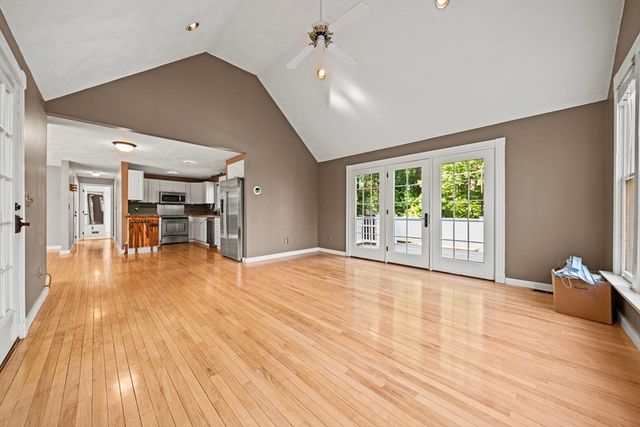 158 King St, Groveland, MA 01834