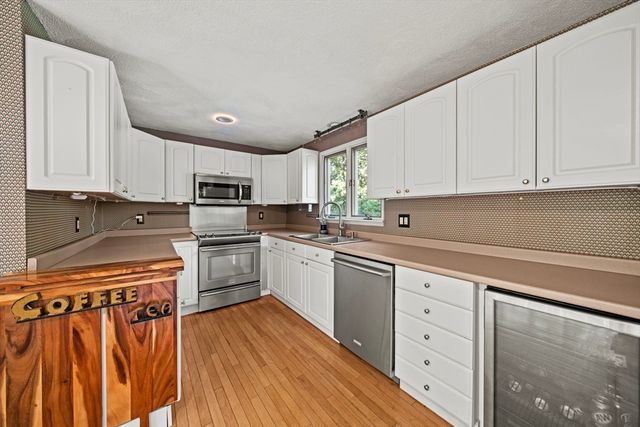 158 King St, Groveland, MA 01834