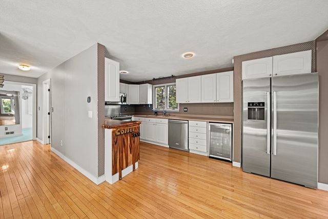 158 King St, Groveland, MA 01834