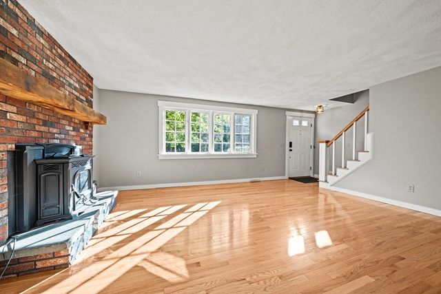 158 King St, Groveland, MA 01834
