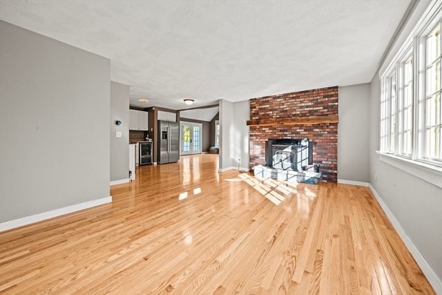 158 King St, Groveland, MA 01834