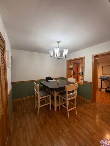 8253 N Washington Street, Niles, IL 60714