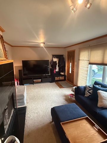 8253 N Washington Street, Niles, IL 60714