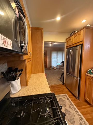 8253 N Washington Street, Niles, IL 60714