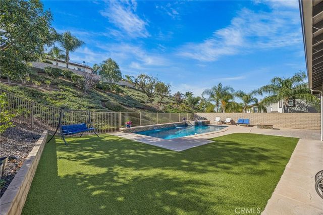 3274 Stoneberry Lane, Corona, CA 92882