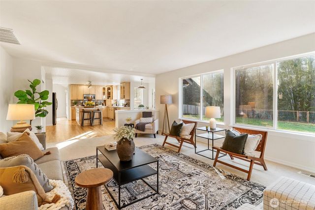 24419 214th Avenue SE, Maple Valley, WA 98038