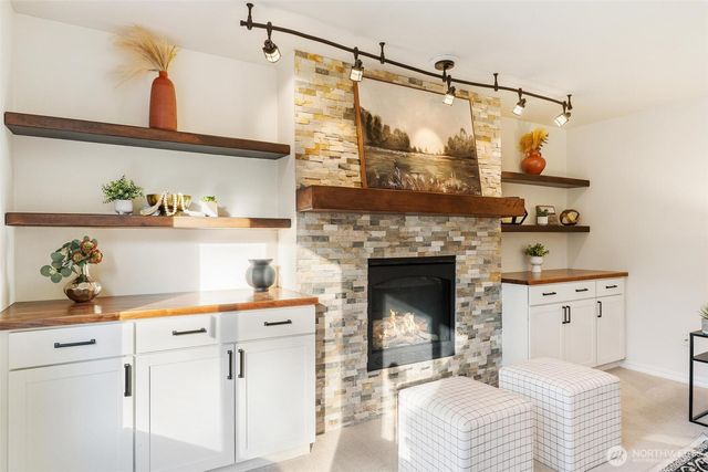 24419 214th Avenue SE, Maple Valley, WA 98038