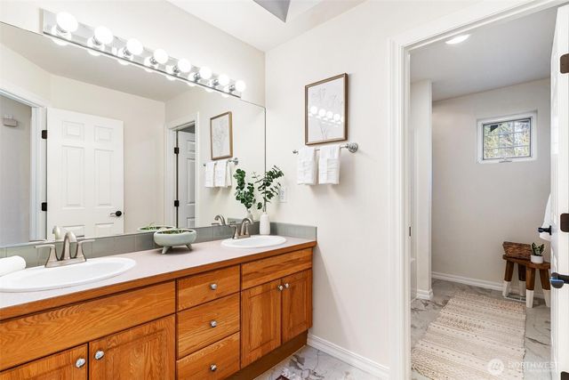 24419 214th Avenue SE, Maple Valley, WA 98038