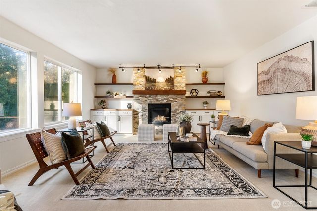 24419 214th Avenue SE, Maple Valley, WA 98038