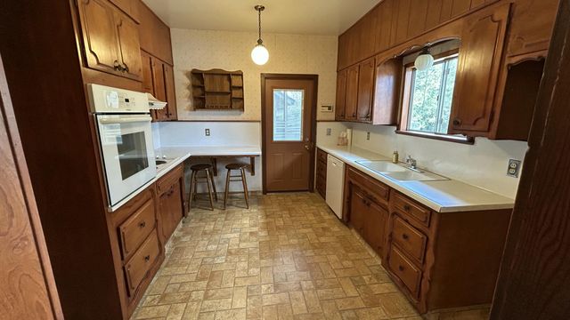 234 S D Street, Tulare, CA 93274