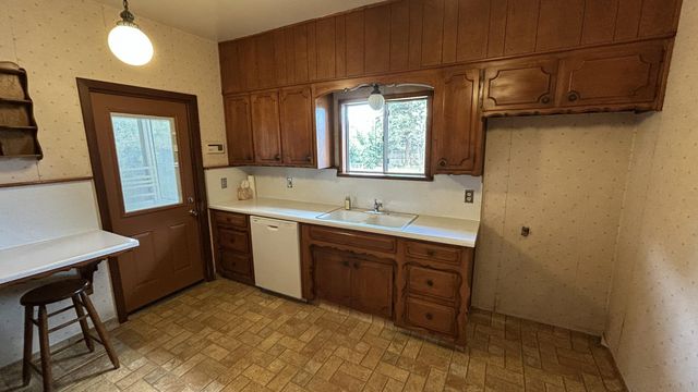 234 S D Street, Tulare, CA 93274