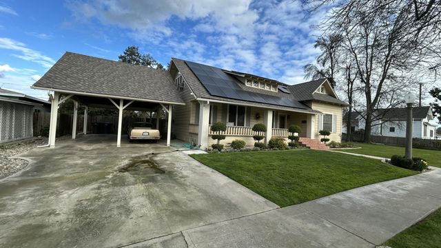 234 S D Street, Tulare, CA 93274