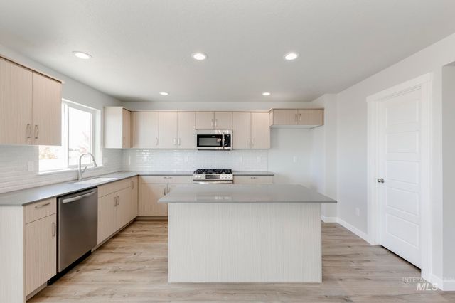 17621 N Boone Peak Ave, Nampa, ID 83687