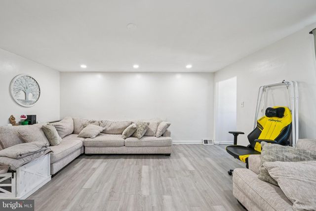 252 E CHELTENHAM AVE, Philadelphia, PA 19120