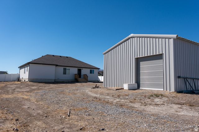 214 W WILLIAMS LN, Grantsville, UT 84029