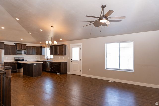 214 W WILLIAMS LN, Grantsville, UT 84029