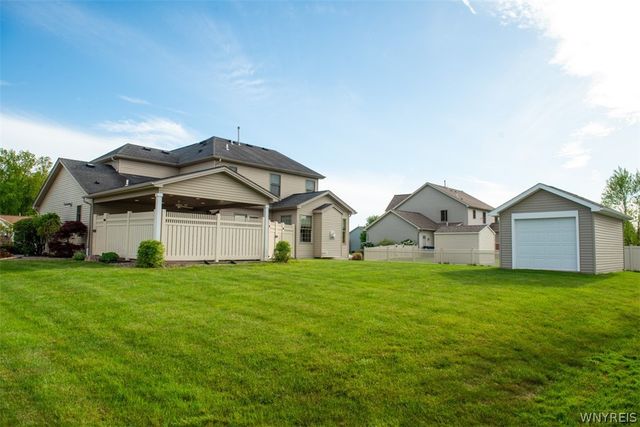 2322 Hobblebush Lane, Hamburg, NY 14085