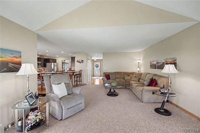 2322 Hobblebush Lane, Hamburg, NY 14085