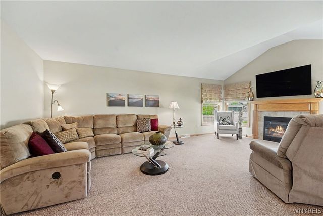 2322 Hobblebush Lane, Hamburg, NY 14085