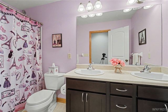 2322 Hobblebush Lane, Hamburg, NY 14085