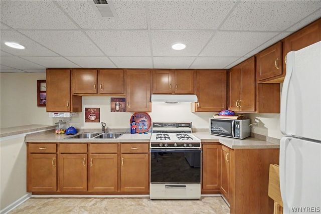2322 Hobblebush Lane, Hamburg, NY 14085