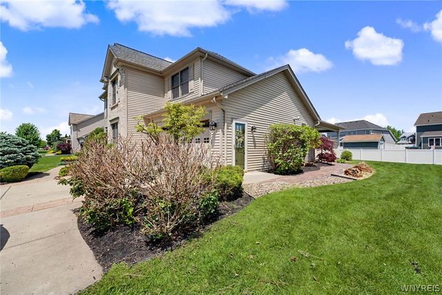 2322 Hobblebush Lane, Hamburg, NY 14085