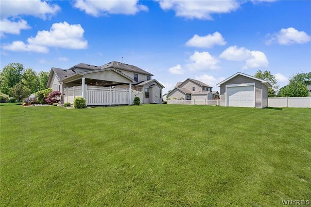 2322 Hobblebush Lane, Hamburg, NY 14085