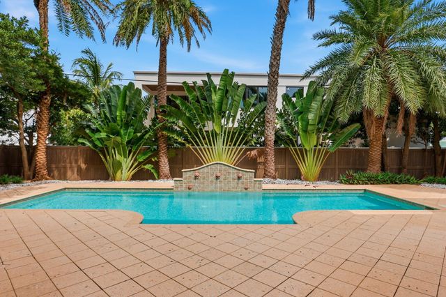 260 NE WAVECREST Court, Boca Raton, FL 33432
