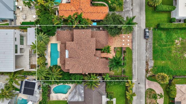 260 NE WAVECREST Court, Boca Raton, FL 33432