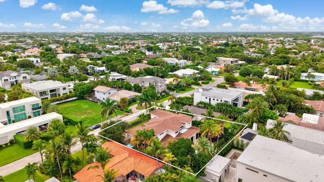 260 NE WAVECREST Court, Boca Raton, FL 33432