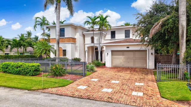 260 NE WAVECREST Court, Boca Raton, FL 33432
