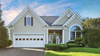 1025 Brookfield Dr, Bethel Park, PA 15102