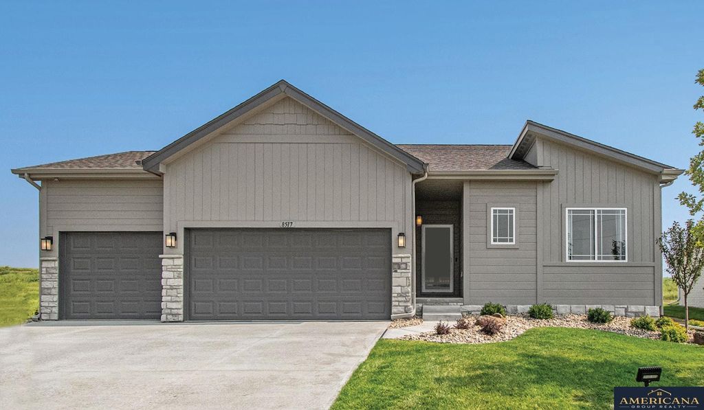 8006 N 113 Street, Omaha, NE 68142