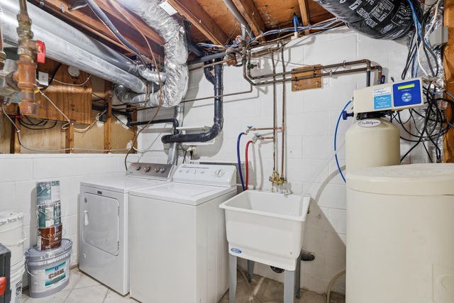 5908 83rd Parkway N, Brooklyn Park, MN 55443