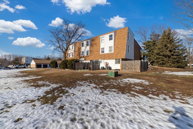 5908 83rd Parkway N, Brooklyn Park, MN 55443