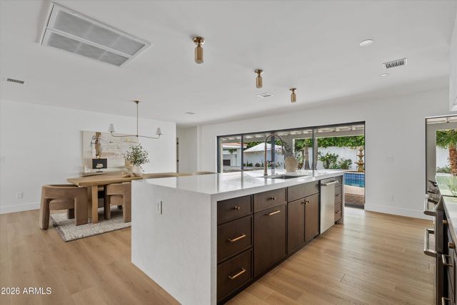 5701 E WINDROSE Drive, Scottsdale, AZ 85254