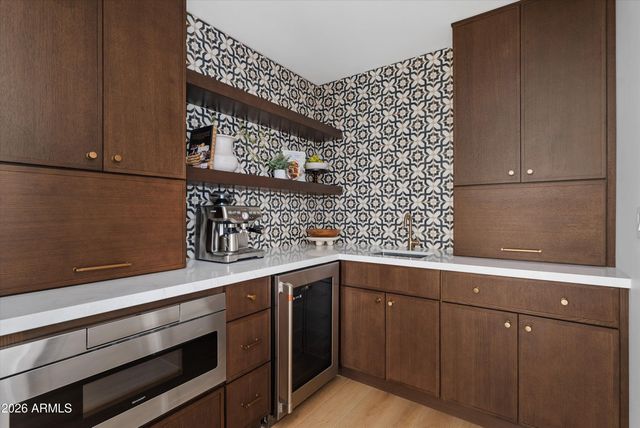 5701 E WINDROSE Drive, Scottsdale, AZ 85254