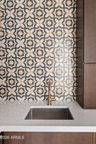 5701 E WINDROSE Drive, Scottsdale, AZ 85254