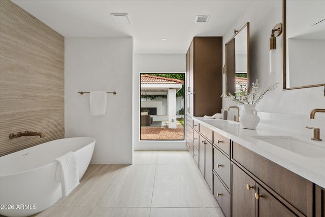 5701 E WINDROSE Drive, Scottsdale, AZ 85254