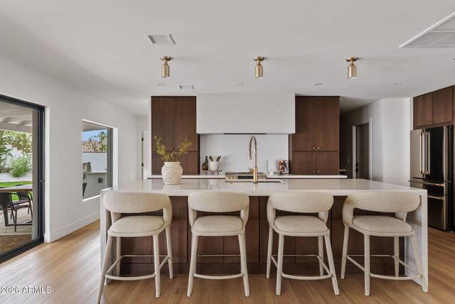 5701 E WINDROSE Drive, Scottsdale, AZ 85254