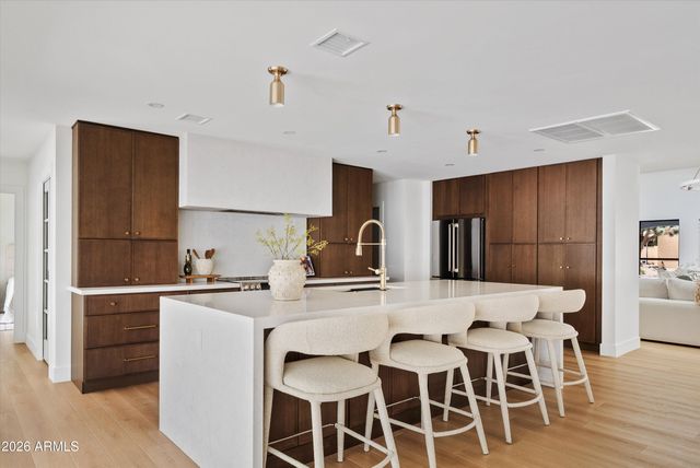 5701 E WINDROSE Drive, Scottsdale, AZ 85254