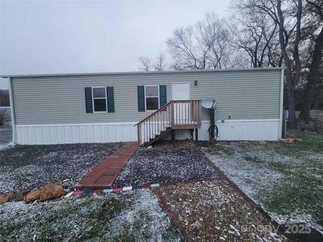 141 Pike Point, Waynesville, NC 28785