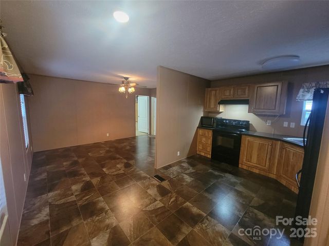 141 Pike Point, Waynesville, NC 28785