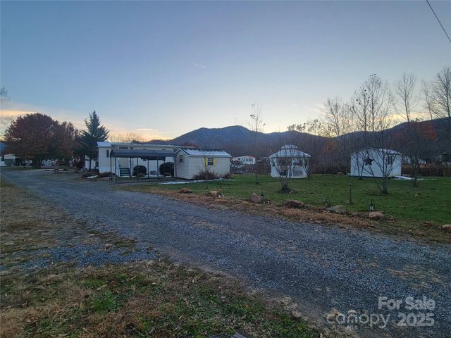 141 Pike Point, Waynesville, NC 28785